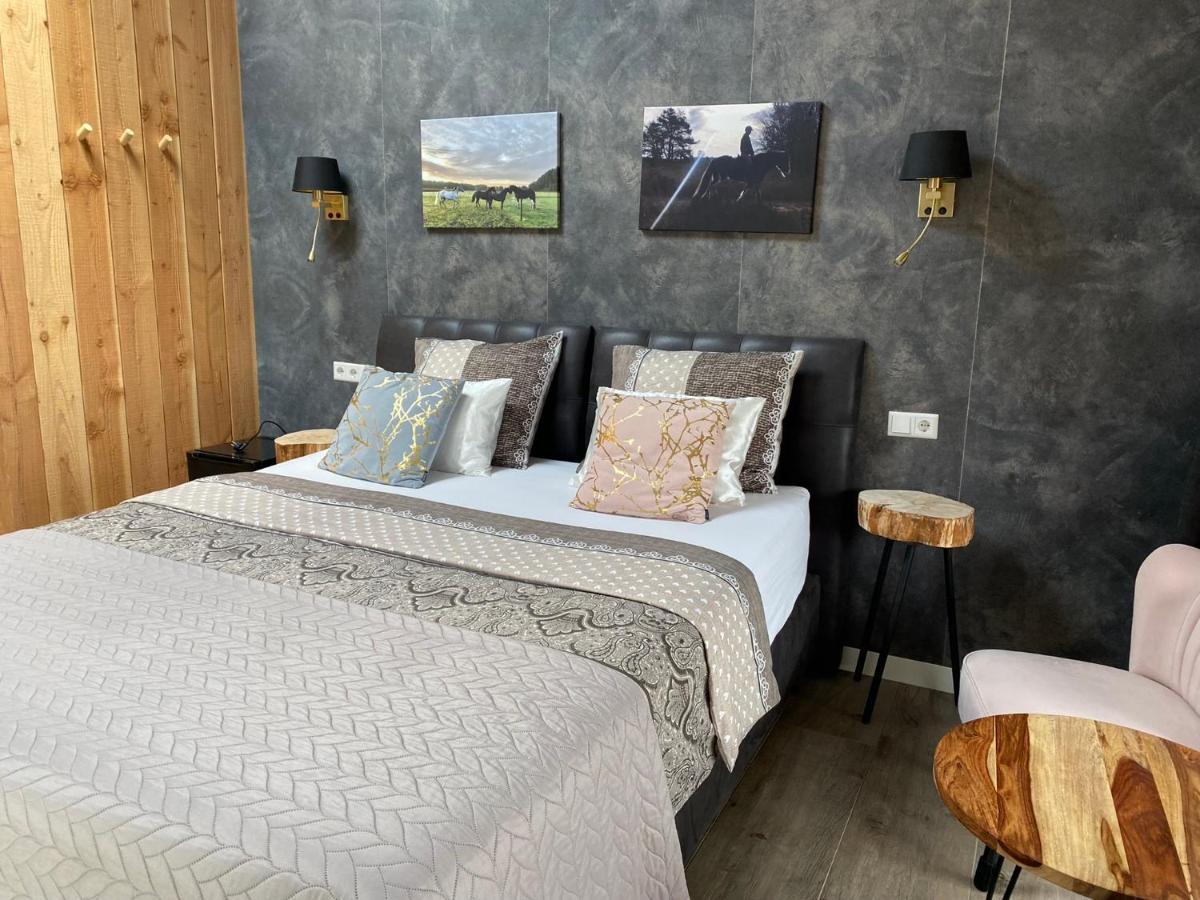 'T Heidepaleis Bed and Breakfast Garderen Exteriör bild
