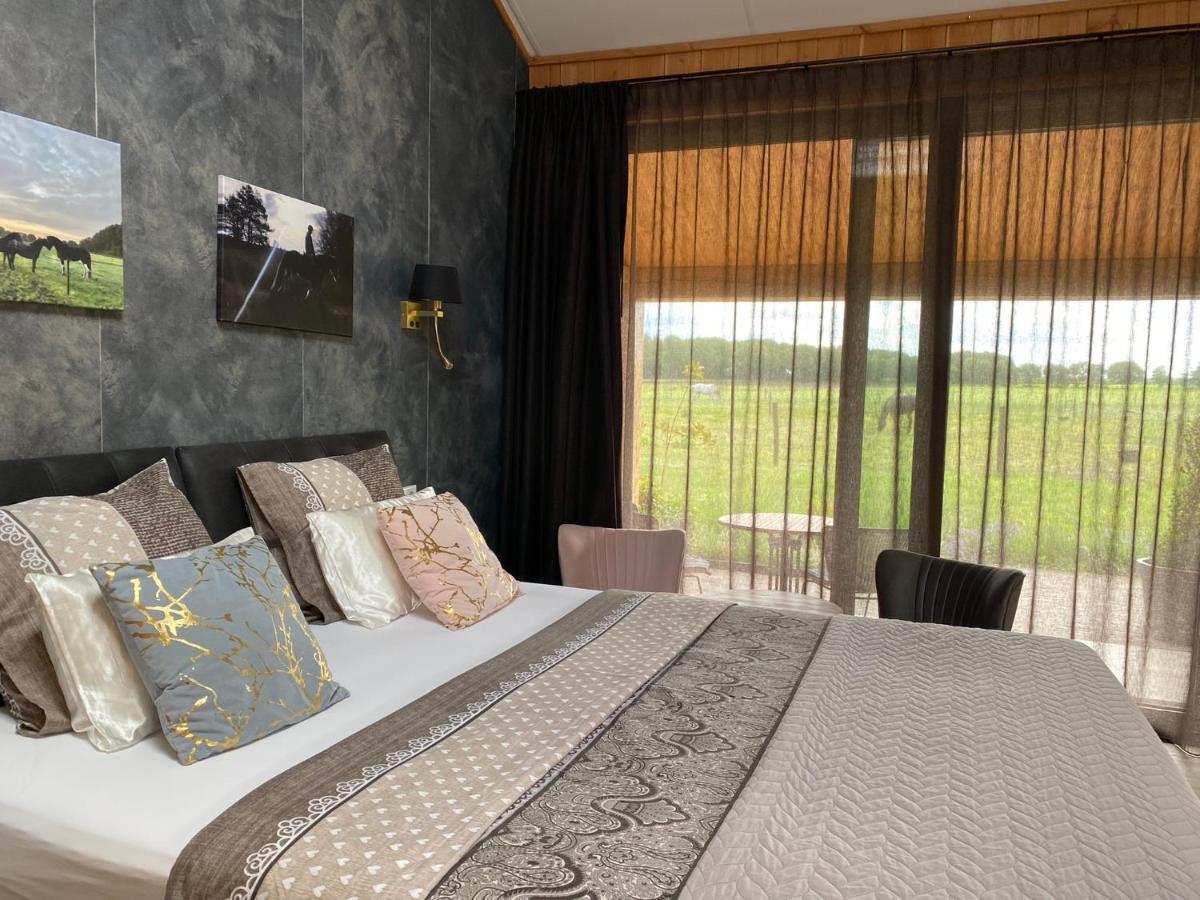 'T Heidepaleis Bed and Breakfast Garderen Exteriör bild